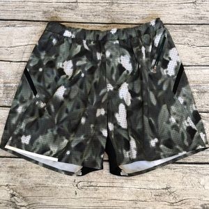 Men’s Lululemon camo shorts, size L